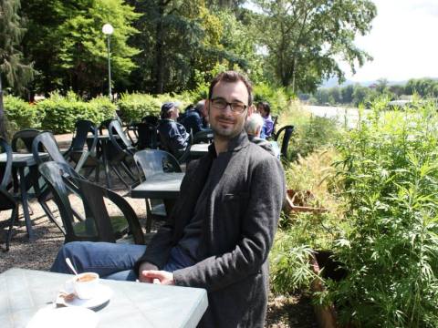 Luca Comisso along the river Arno